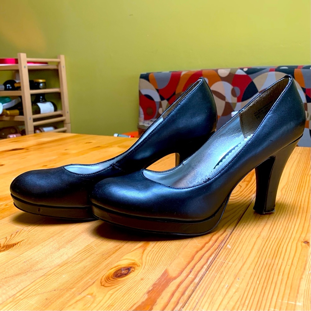 Black High Heels Pumps Leather Size 10 Unlisted